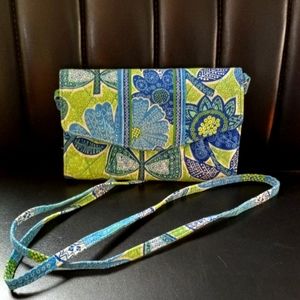 VERA BRADLEY RETIRED "DAISY DOODLE" WALLET/ CROSSBODY.            #18